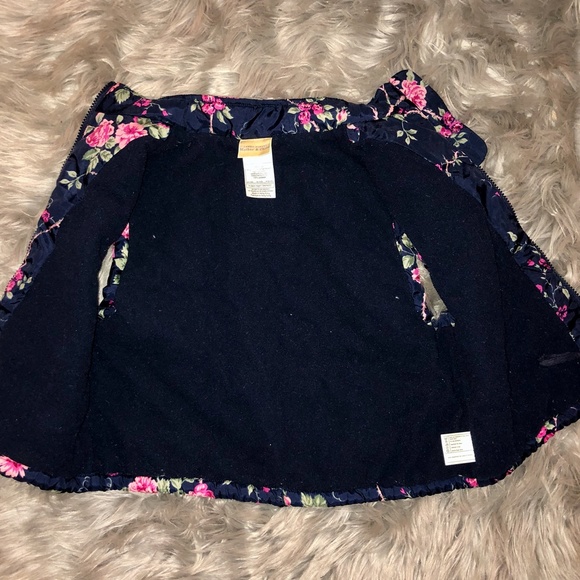 Girl's Winter Vest with Roses - Picture 5 of 5